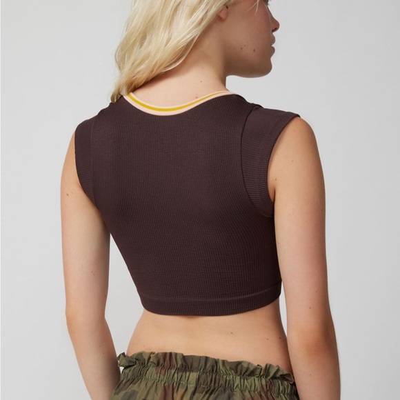 Urban Outfitters Go For Gold brown crop top - Picture 4 of 4